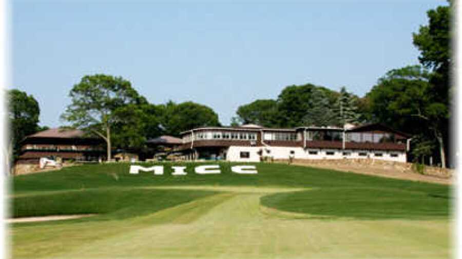 Middle Island CC: Clubhouse