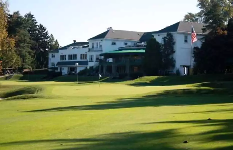 Union League GC at Torresdale: #18 & clubhouse