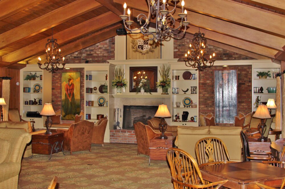 Pine Needles Lodge & Golf Club - lobby