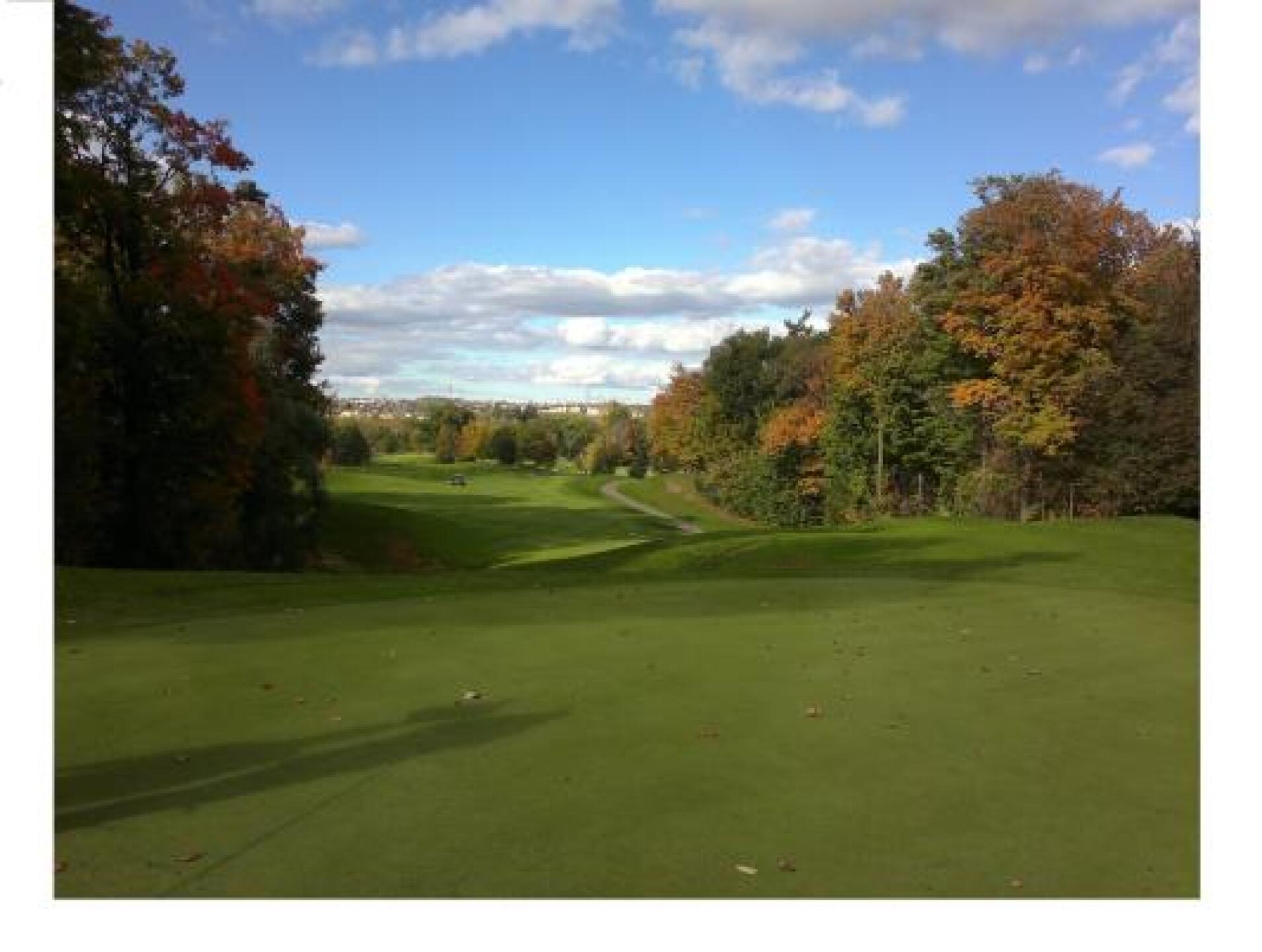On the back nine (Photo submitted by Saturnian on 10/20/2014)