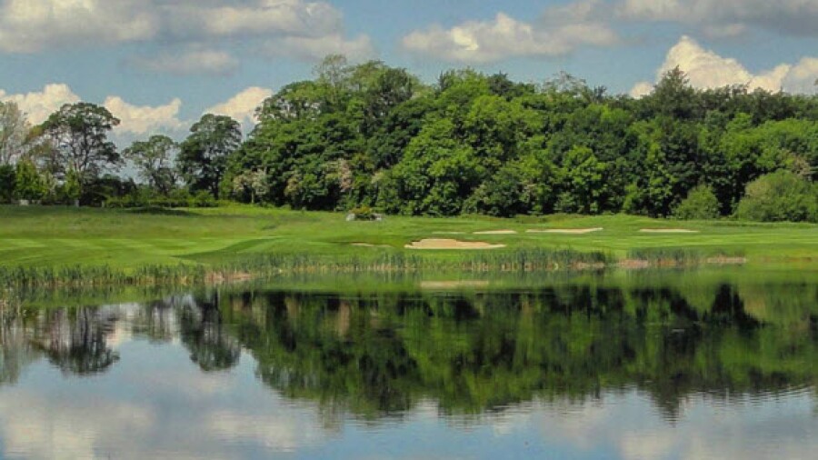 16 - Living The Green - November 2015 - auldplogolftrotter