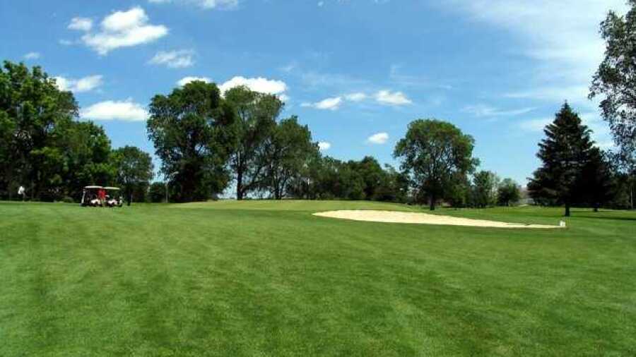 River Cliff GC: 2nd green
