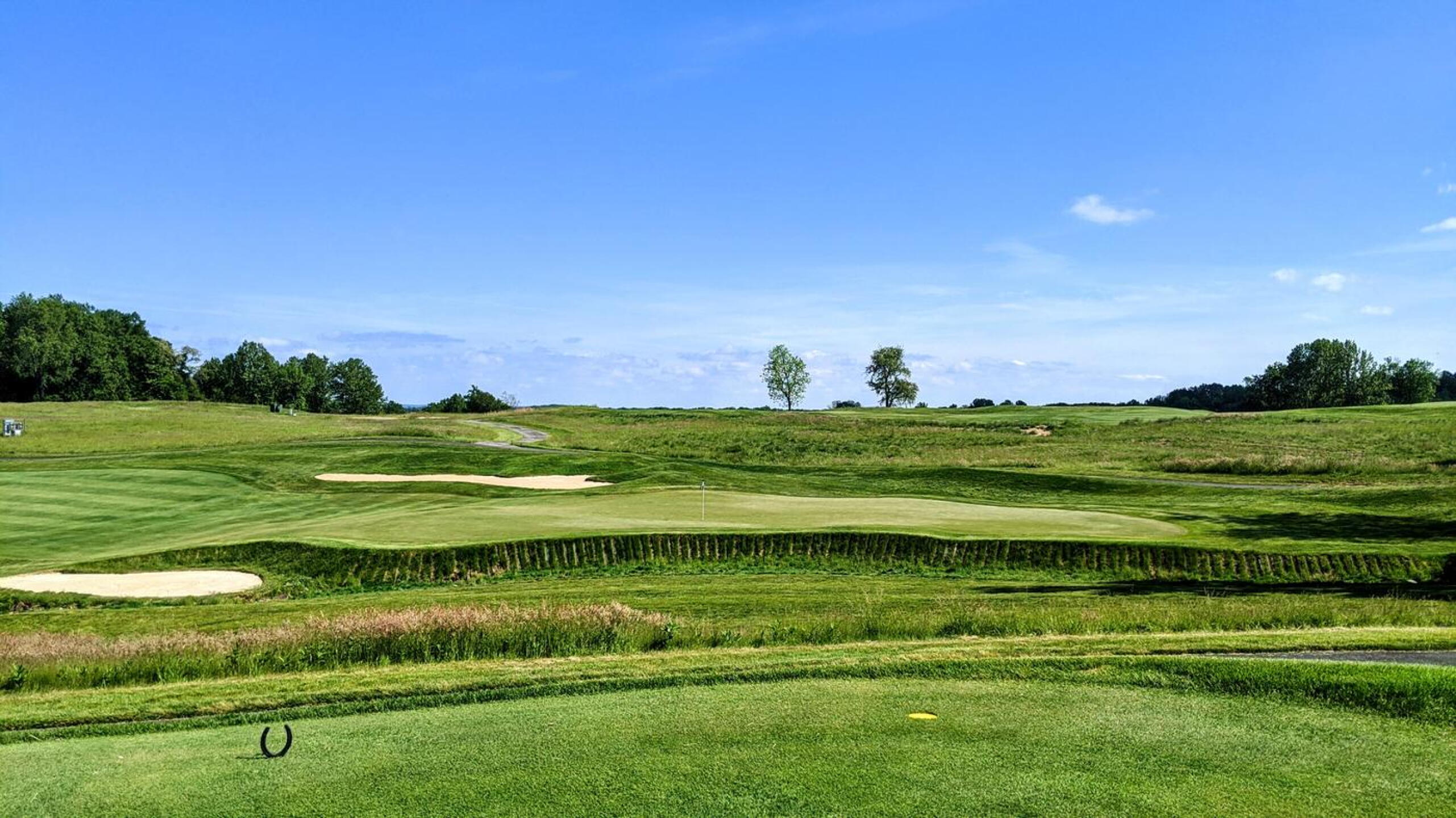 Classic Pete Dye cues on the green of the par-5 15th (Photo submitted by Back9Ben on 05/27/2020)
