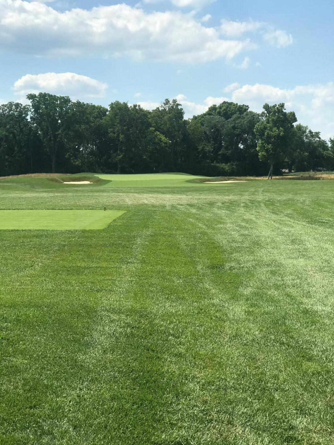 Par 3 12th hole from the tee (Photo submitted by BuckeyeCigar on 07/16/2020)