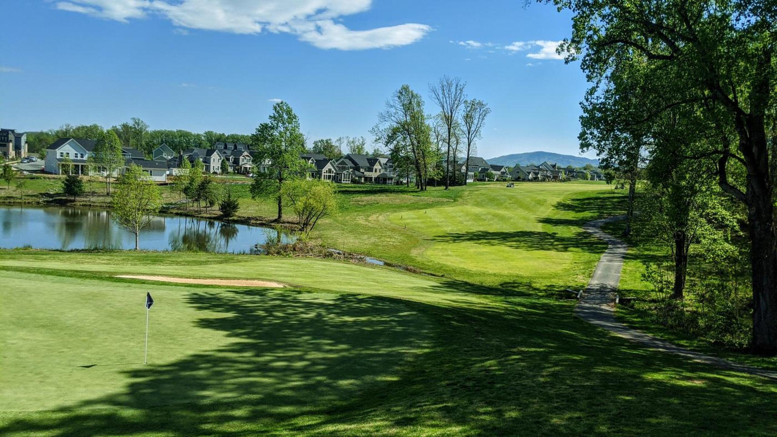 Par-5 10th (Photo submitted by Back9Ben on 04/30/2020)