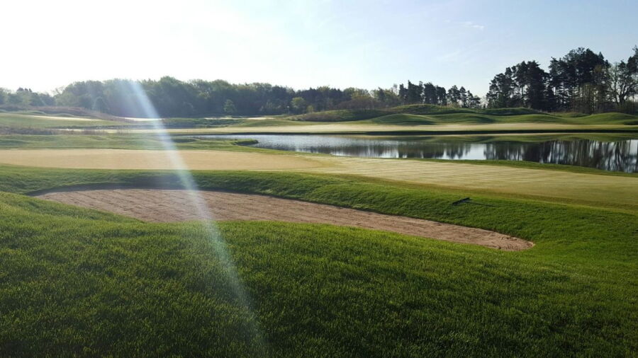 The Ivanhoe Club - Prairie