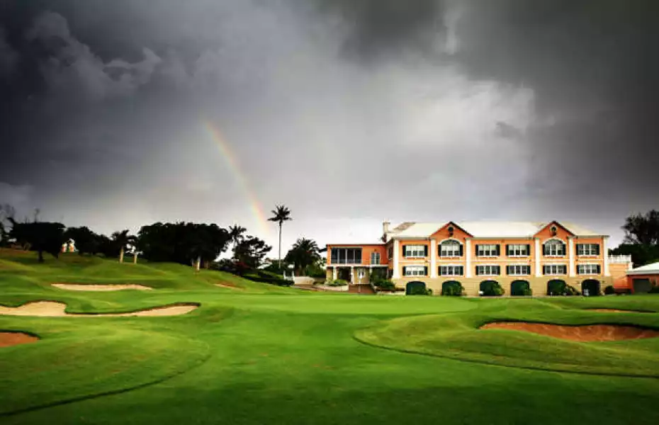 Riddell's Bay: Rainbow over the 18th hole