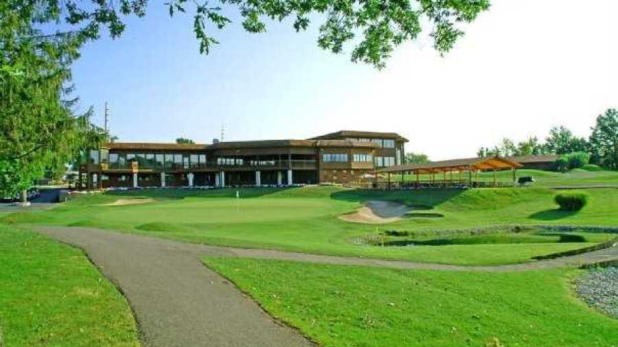 Bogey Hills CC: clubhouse