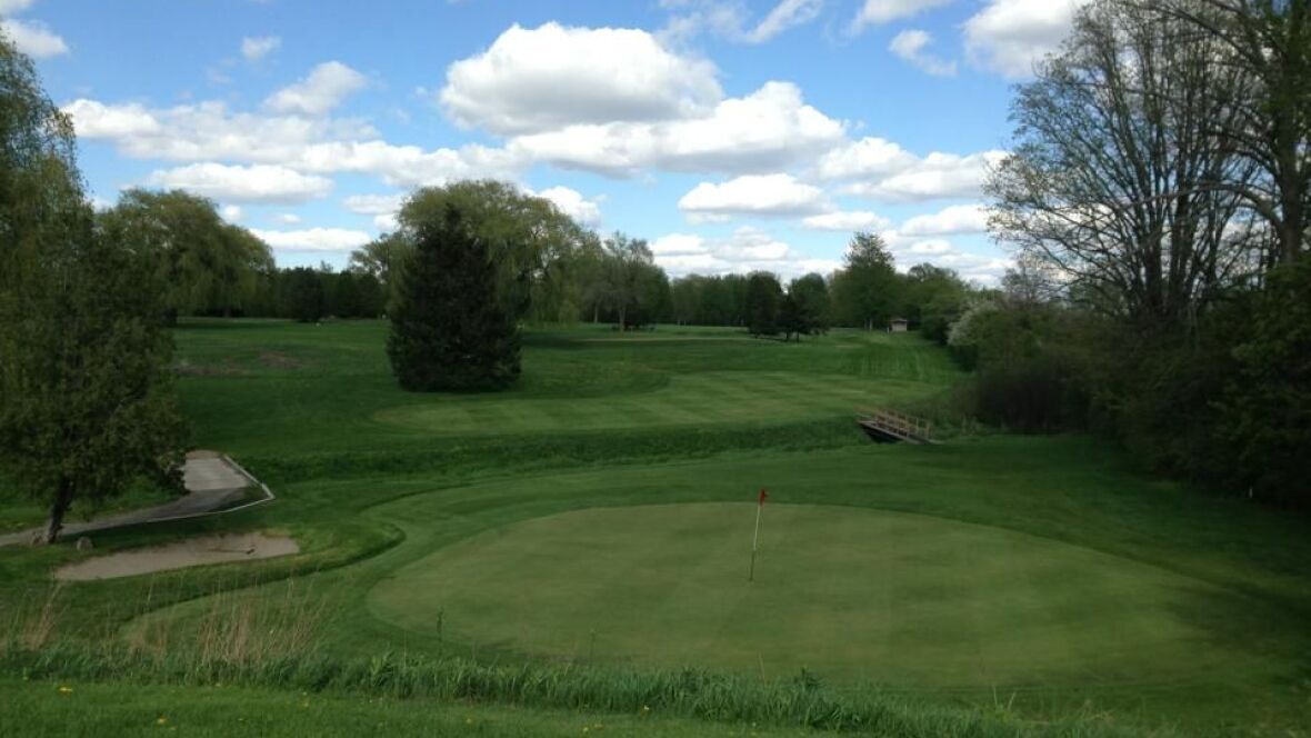 Pine Knot Golf and Country Club in Dorchester, Ontario, Canada Golf