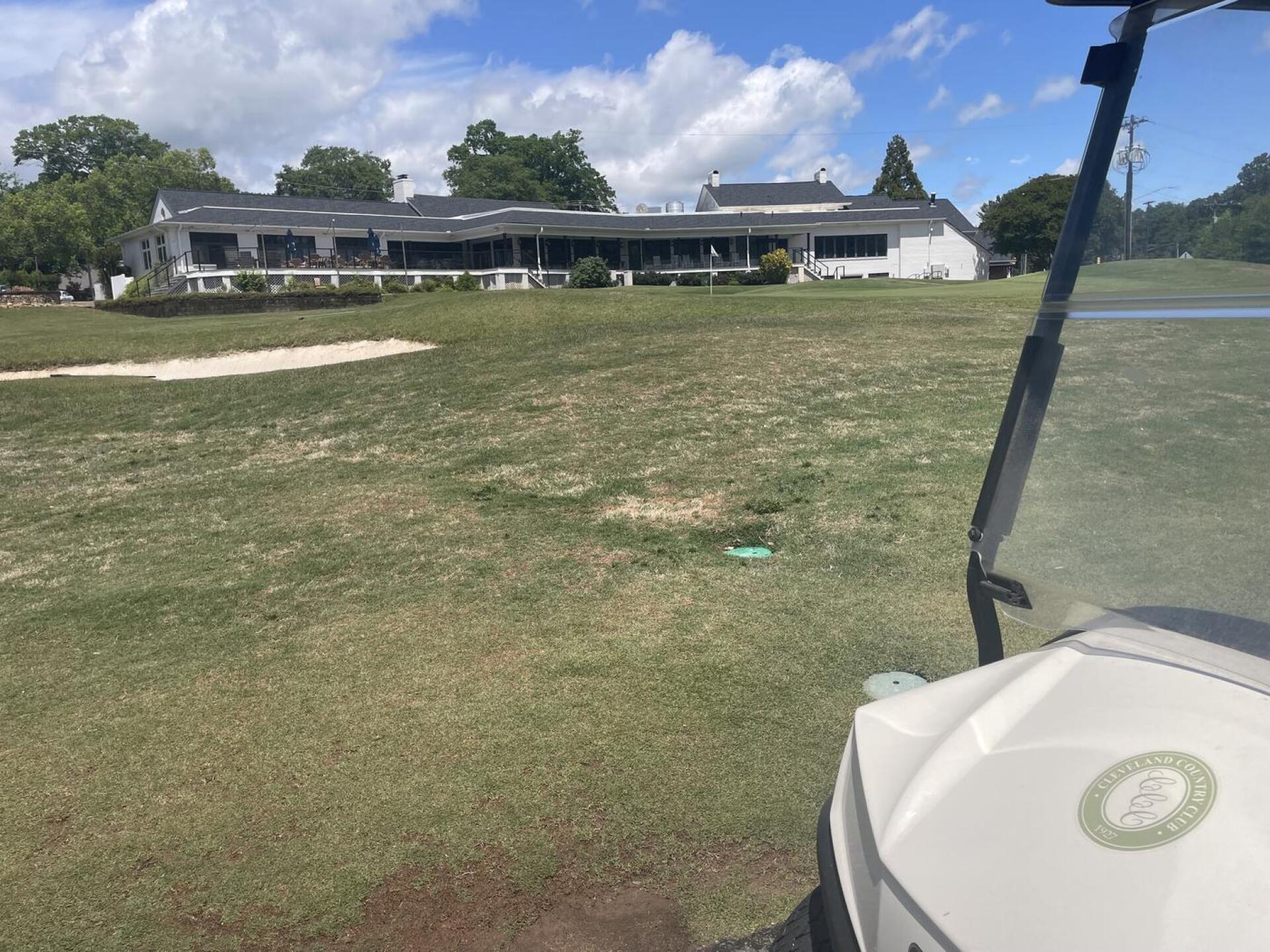 Club House and hole 18 (Photo submitted by GolfUMK on 05/07/2026)
