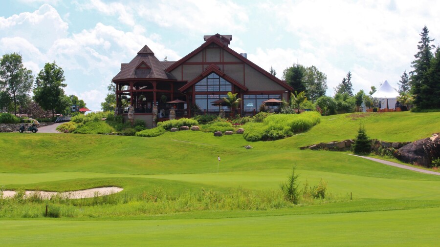Le Maitre golf course - clubhouse