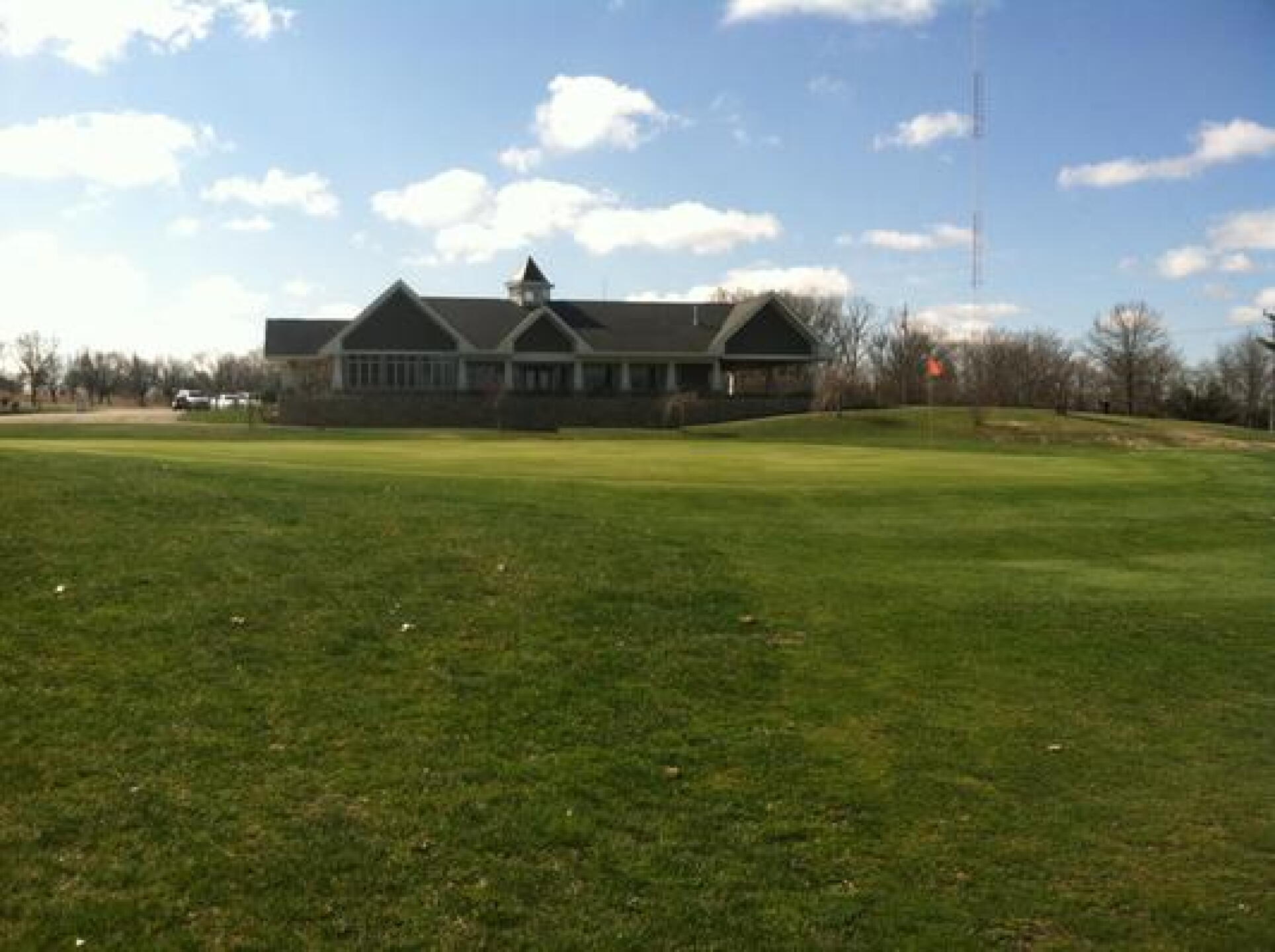 9th Green/Clubhouse (Photo submitted by Georgiaguy90 on 03/28/2015)