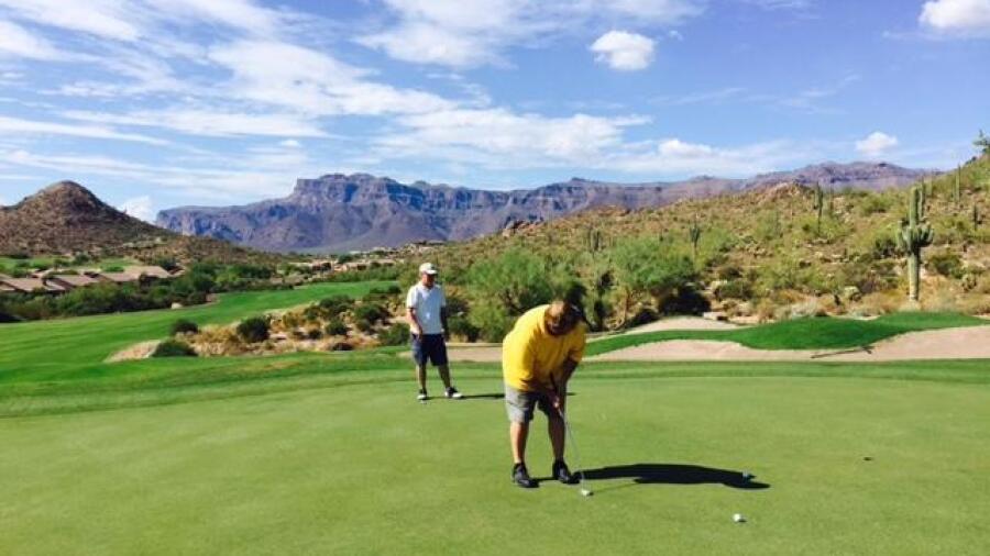 Gold Canyon - Dinosaur golf course