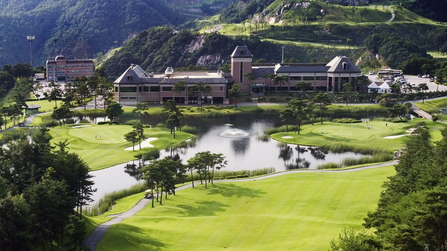 Century 21 CC: Clubhouse