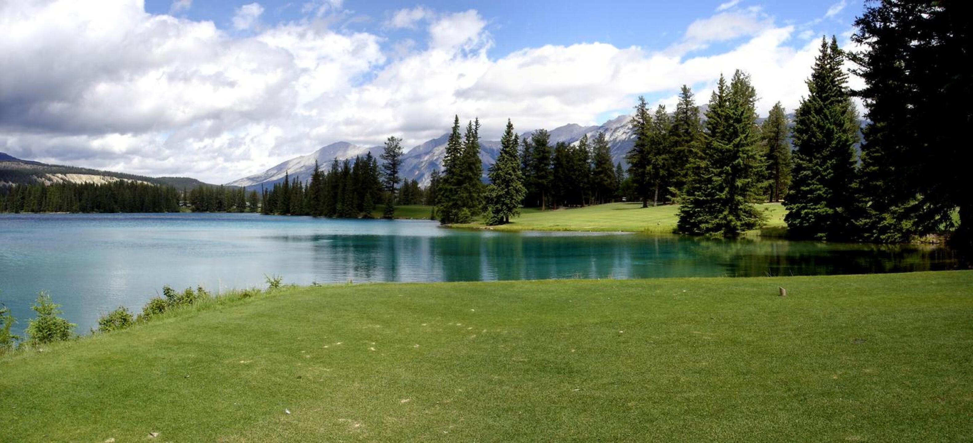 Jasper Park Lodge Golf Club, Hole 14, Par 4, 361 yds, Lac Beauvert (Photo submitted by DYakimec on 07/16/2017)