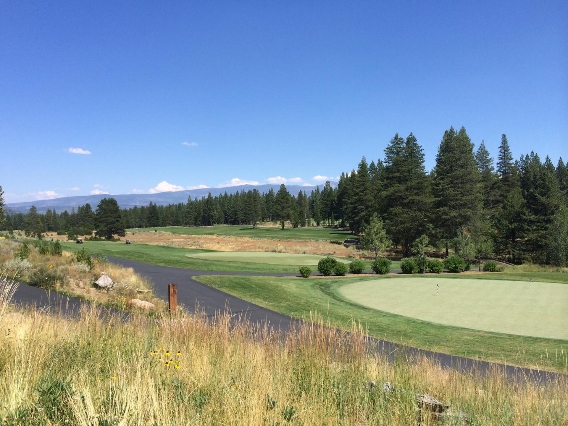 View from the clubhouse. (Photo submitted by TooncesPlays18 on 08/10/2015)