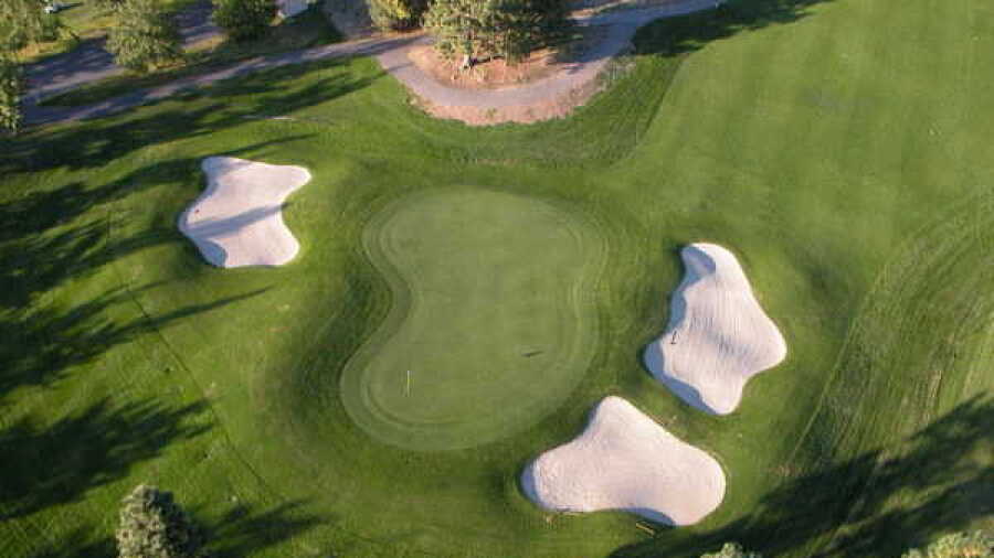 MeadowWood GC: #18