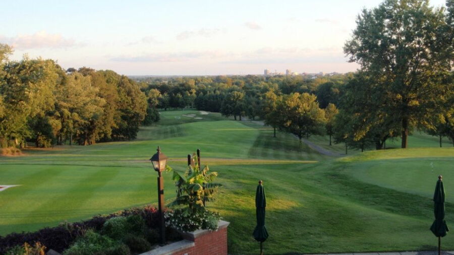 Evansville CC: Clubhouse terrace