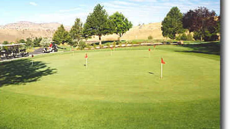Kah-Nee-Ta Putting Green