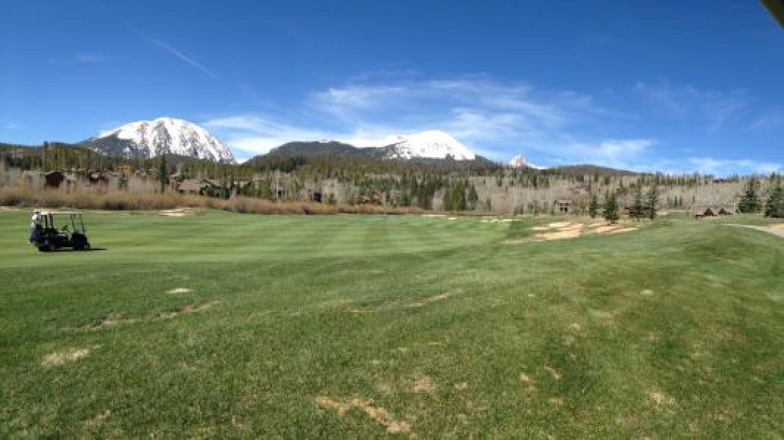 Fairway view (Photo submitted by HERNANEN on 06/09/2013)