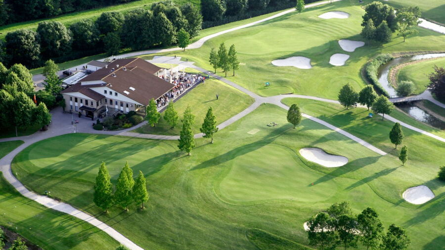 Cromstrijen GC: Aerial view