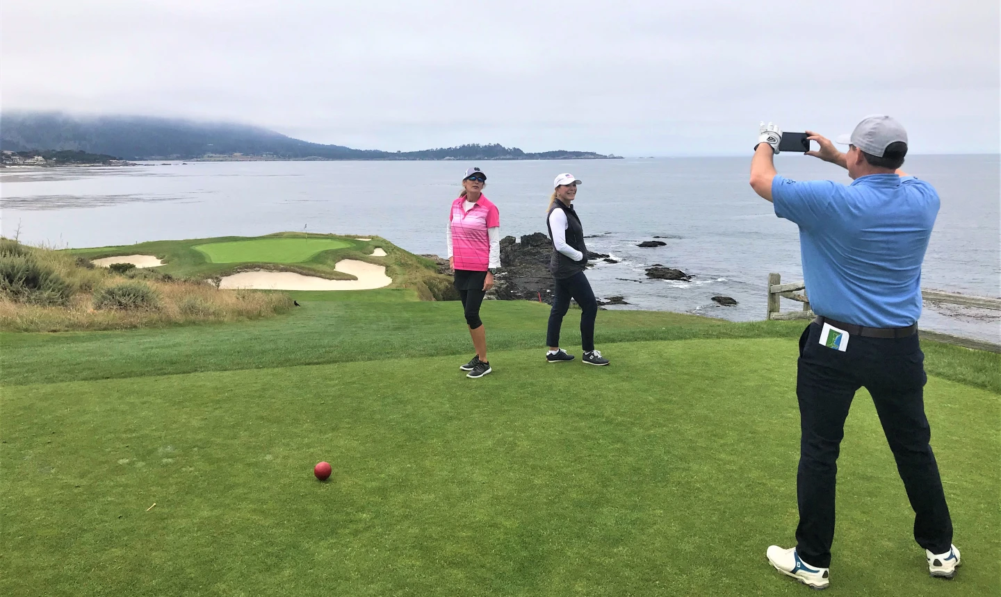 Pebble Beach Golf Links - social distancing