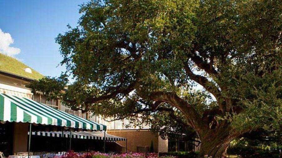 New Orleans CC: Clubhouse