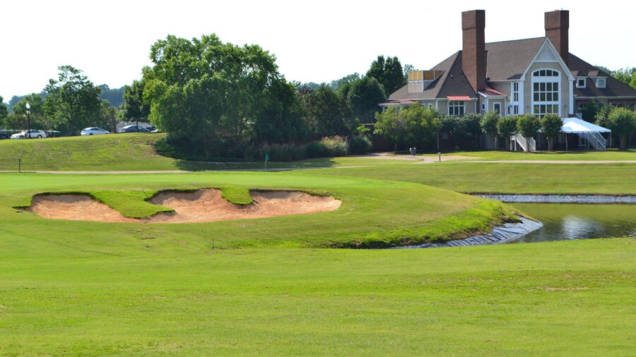Brickshire GC: Clubhouse