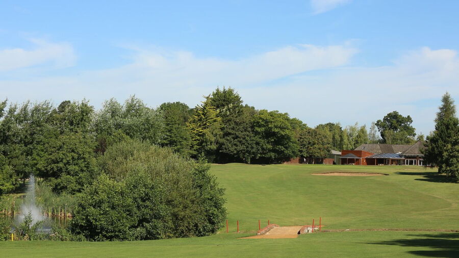 Hennerton GC: Clubhouse