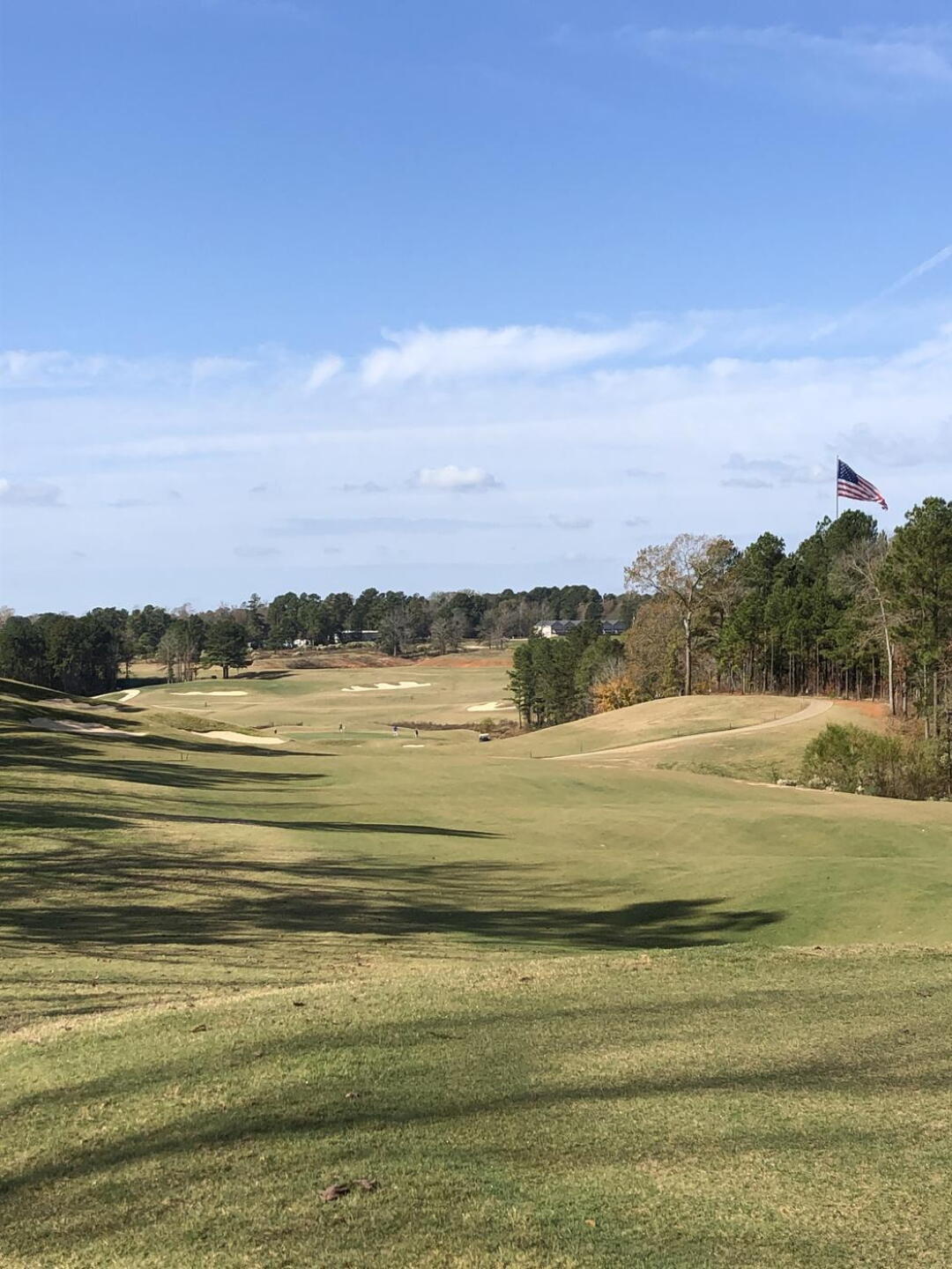 Par 5 6th. View down the hill to the green with Flag in the background (Photo submitted by Thrill13 on 11/22/2020)