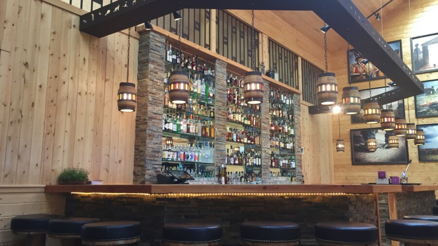 The Retreat & Links at Silvies Valley Ranch - Saloon at The Lodge