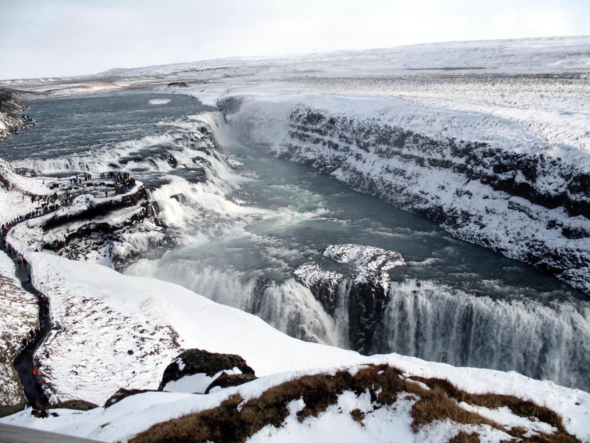Gullfoss waterfall, popular sight (Photo submitted by DYakimec on 11/03/2017)