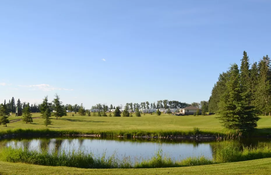 Pipestone Links GC & RV Park