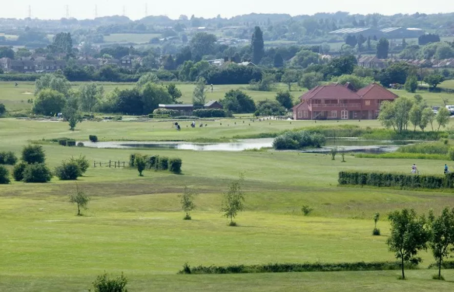 Dunton Hills Family Golf Centre
