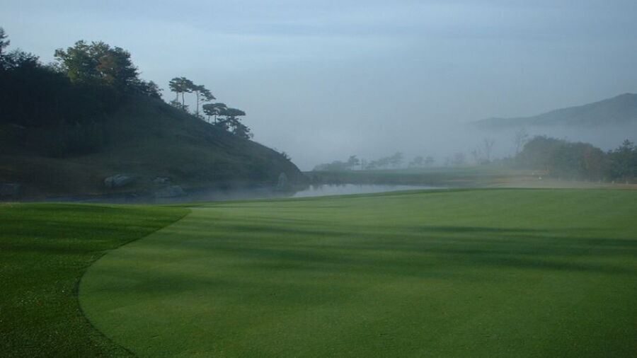 Castle Pine GC - Valley: #6