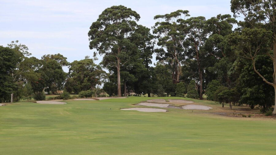 Commonwealth GC: 1st hole