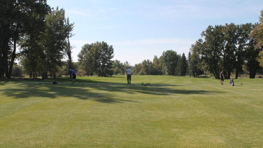 Highwood GCC: Driving range