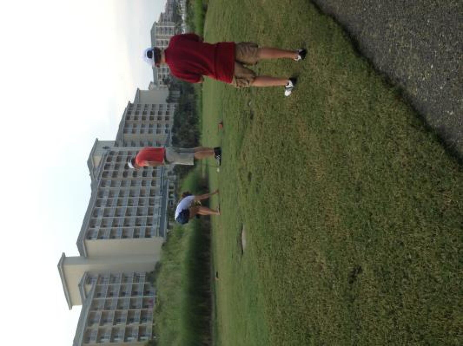 Gracie on the #6 tee box (Photo submitted by MLN1970 on 08/06/2013)