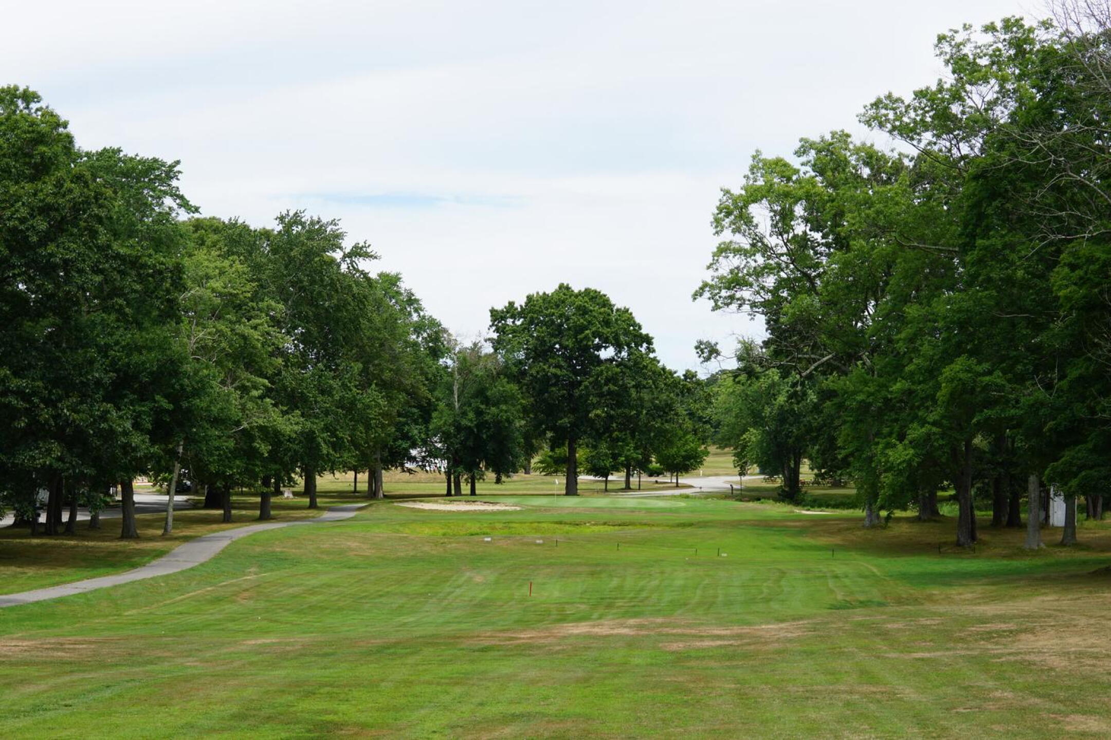 The finisher’s fairway angles slightly leftward off the tee, then runs straight for the green. (Photo submitted by AptlyLinked on 07/26/2022)