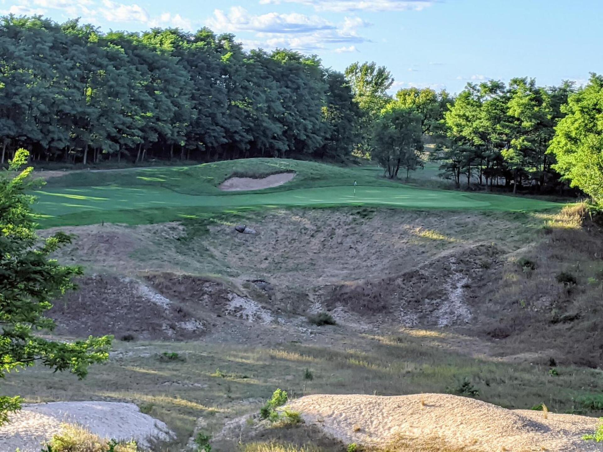 Hole 15 over the quarry (Photo submitted by GolferJake78 on 09/02/2020)