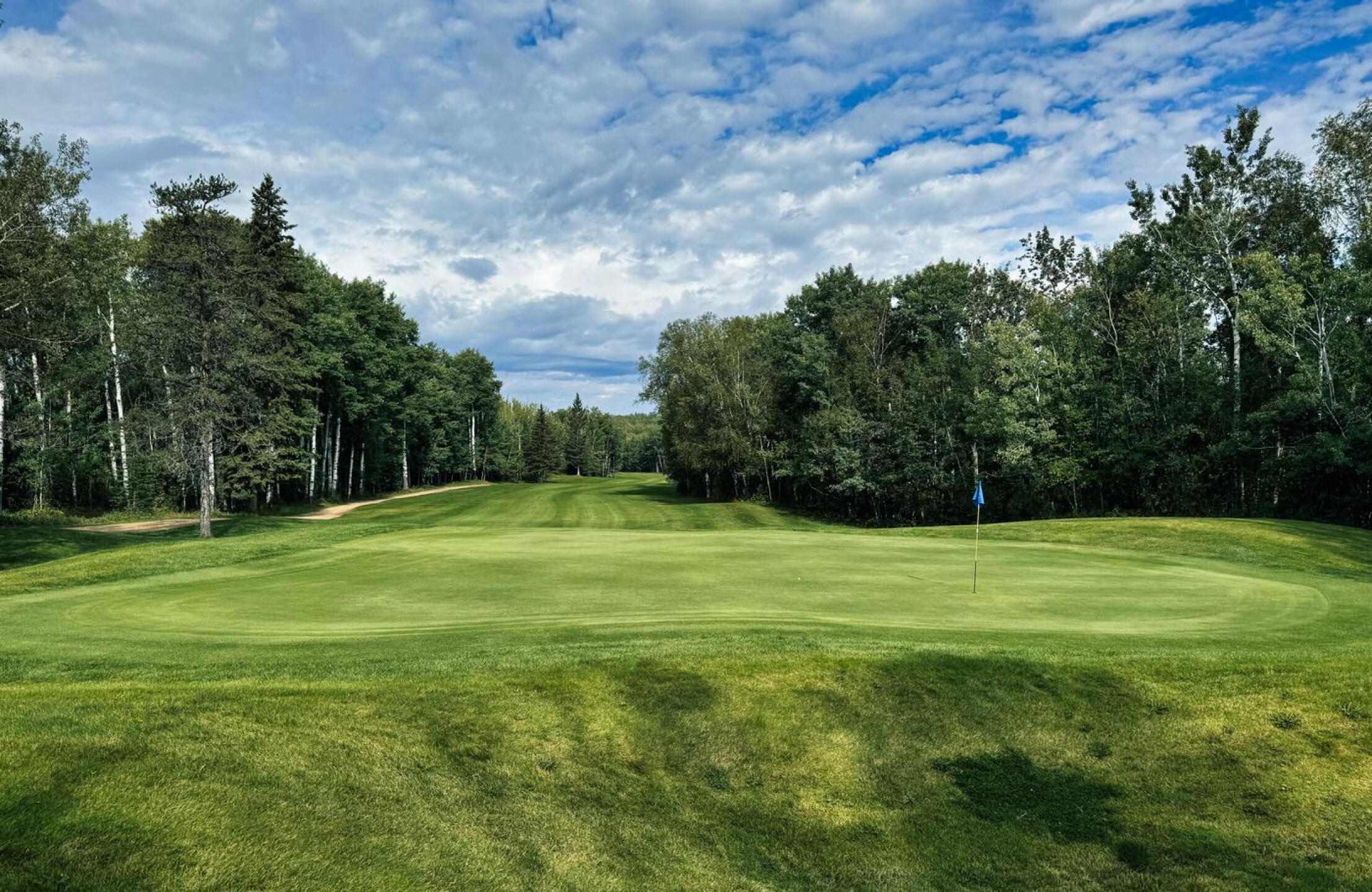 Athabasca GC, Hole 5, Par 5, 542 yds (Photo submitted by DYakimec on 10/26/2024)