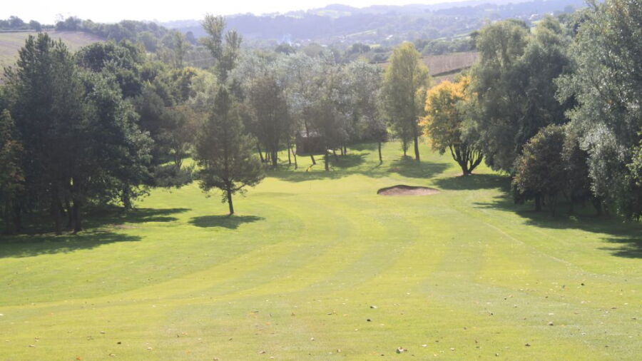 Bunker lined greens at Shirland