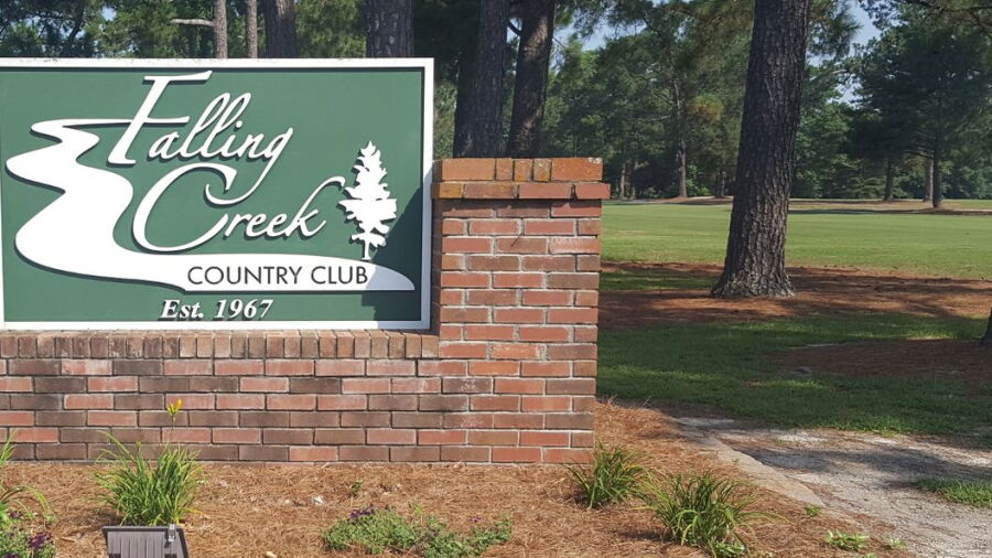 Falling Creek CC: Entrance sign