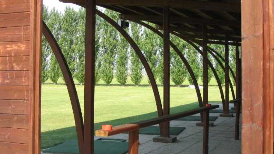 Santo Stefano GC: Driving range