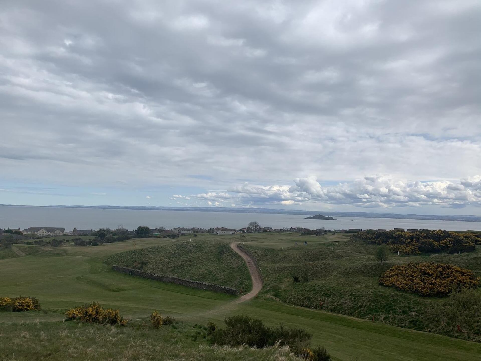 Great views across The Forth (Photo submitted by BoabMac11 on 05/01/2021)