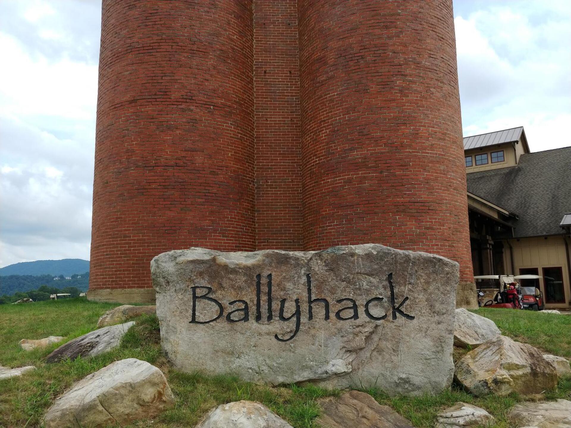 The entrance. (Photo submitted by Bombtech6316 on 08/08/2018)