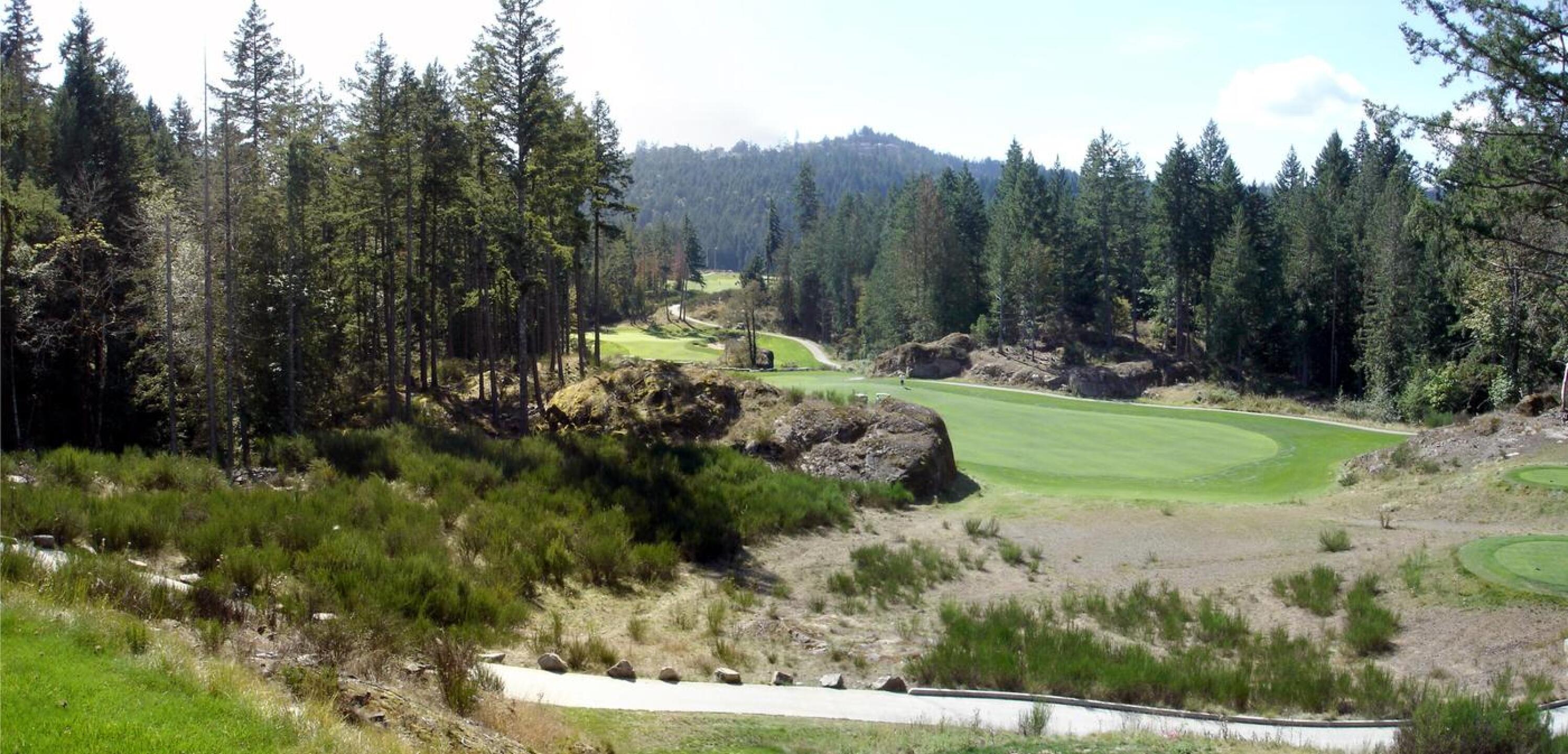 Bear Mountain Golf Resort, Valley Course, Hole 8, Par 4, 366 yds (Photo submitted by DYakimec on 03/15/2016)