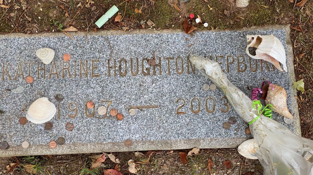 katharine-hepburn-headstone.jpeg