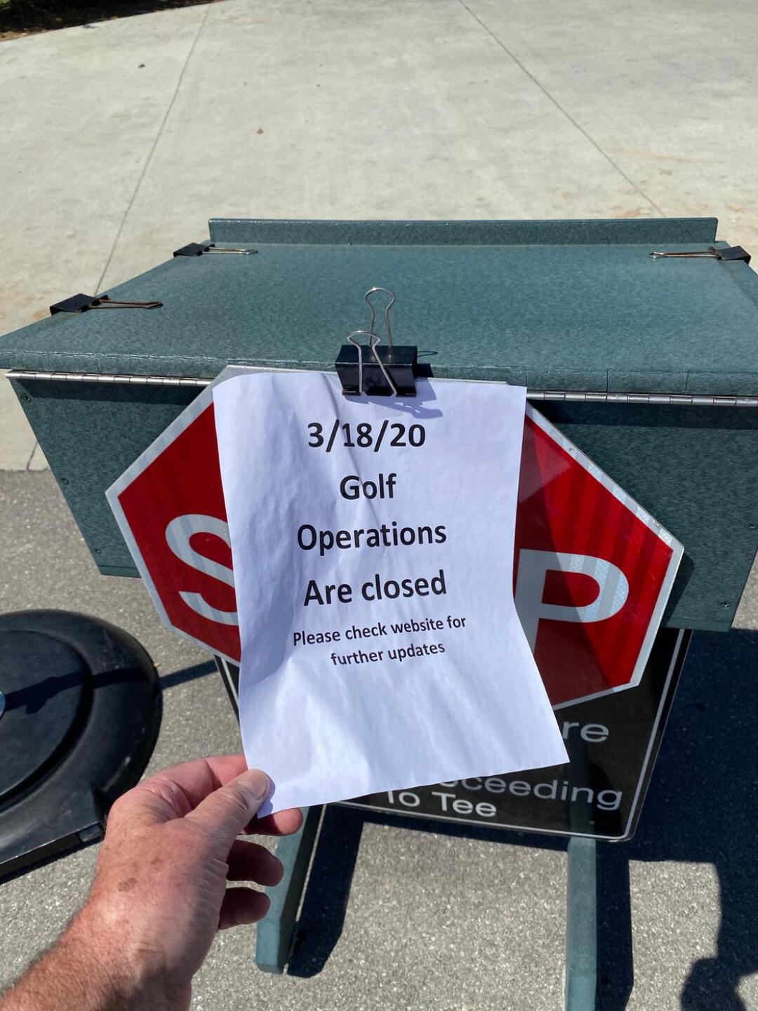 sign on the bag drop (Photo submitted by Raygu3 on 03/18/2020)