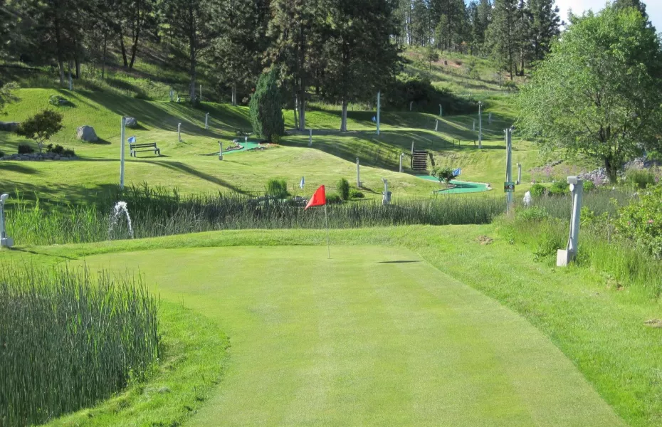 19 Greens Putting Course: #5